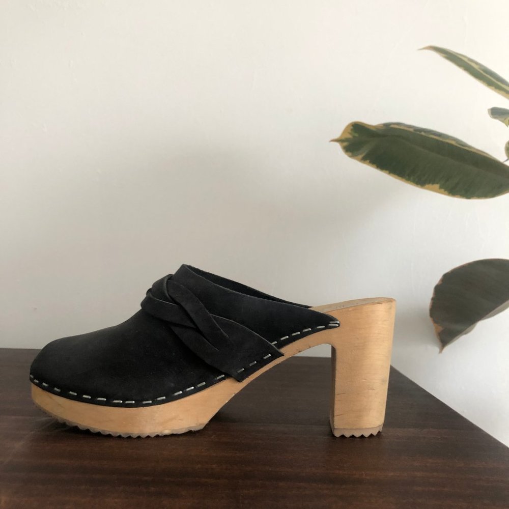 Nina Z Clogs - Picture 2 of 3